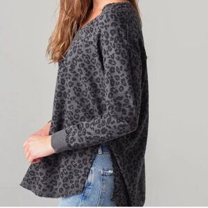 Z Supply Weekender Leo V-Neckline Animal Print Lounge Oversized Side Slit